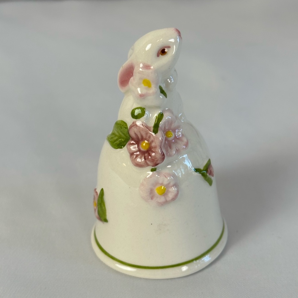 Vintage 1984 Avon Bunny Bell